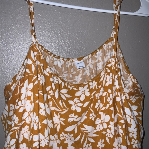 Floral Ruffle Tank - Picture 2 of 4
